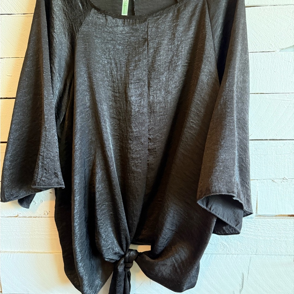 Elegant Black Women's Blouse with Knot Detail